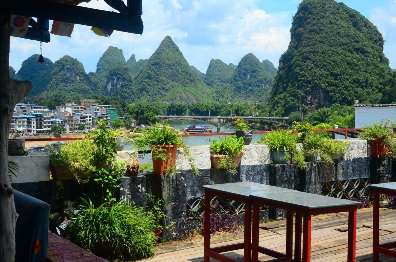 En Attendant Godot Youth Hostel Yangshuo Exterior foto